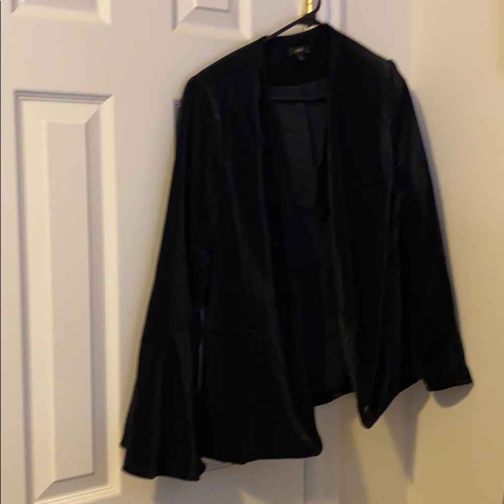 Velvet blazer with fluted sleeves